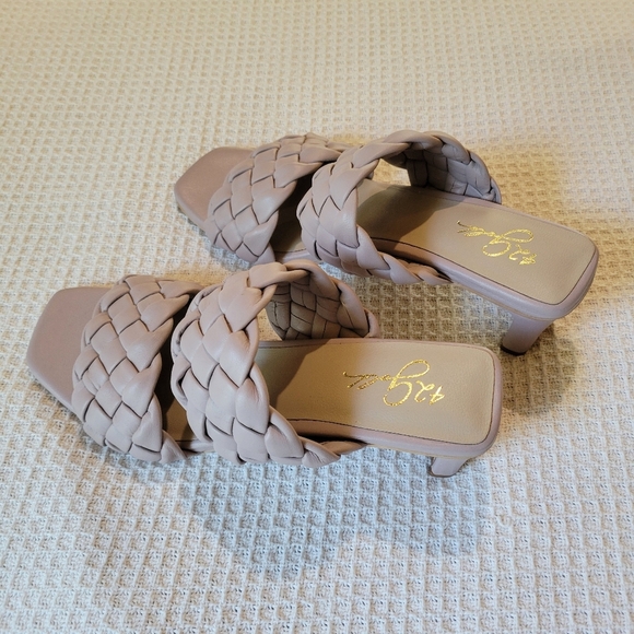 42 Gold Elegant Women's Braided Sandals - Cream - Picture 7 of 11